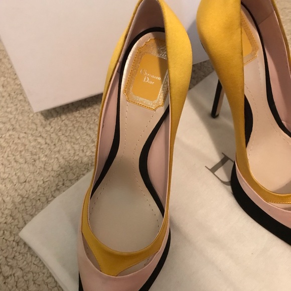 Christian Dior suede/silk pump size 38 nwt box and bag included $1750 - Picture 9 of 16